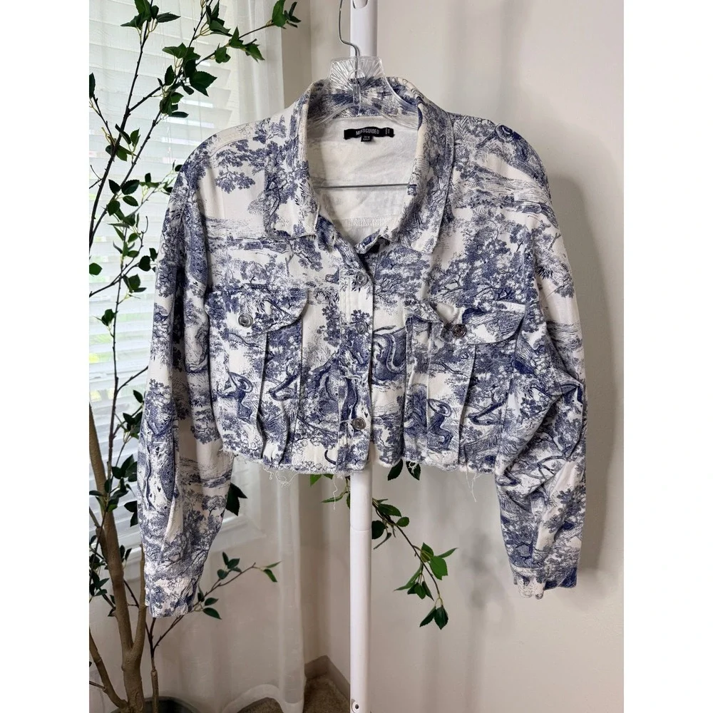 Missguided Toile de Jouy Cropped Denim Jacket Blue White Raw Hem Womens US 6 - Picture 2 of 6